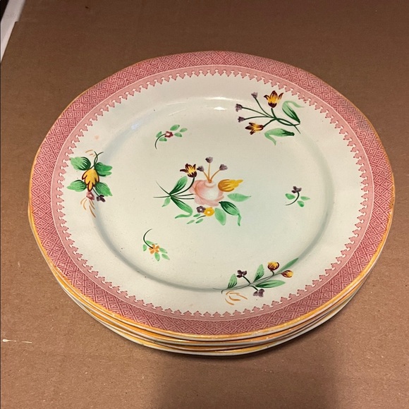 Other - Floral Patterned Dinner Plates - Pink and Green Calyx Ware (4) 8 inch